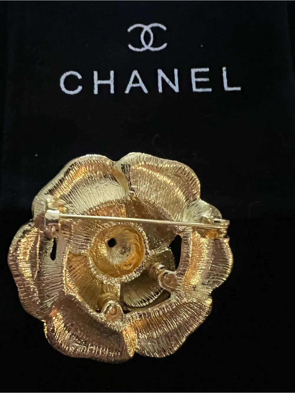 CHANEL Cream Pearl-Trim Camellia Brooch - Picture 4 of 6